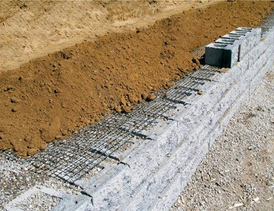 Earthmate WALLSTRAIN® High Modulus Polyester Uni-axial Geogrid